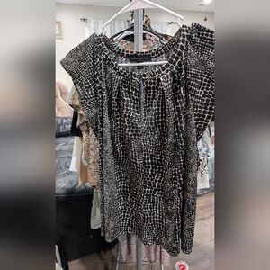 Banana Republic Black and White Patterned Blouse